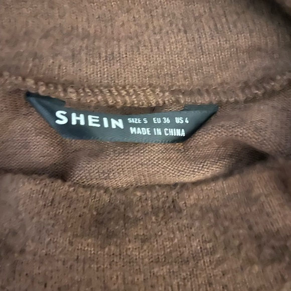 long sleeve turtle neck. - Picture 3 of 3